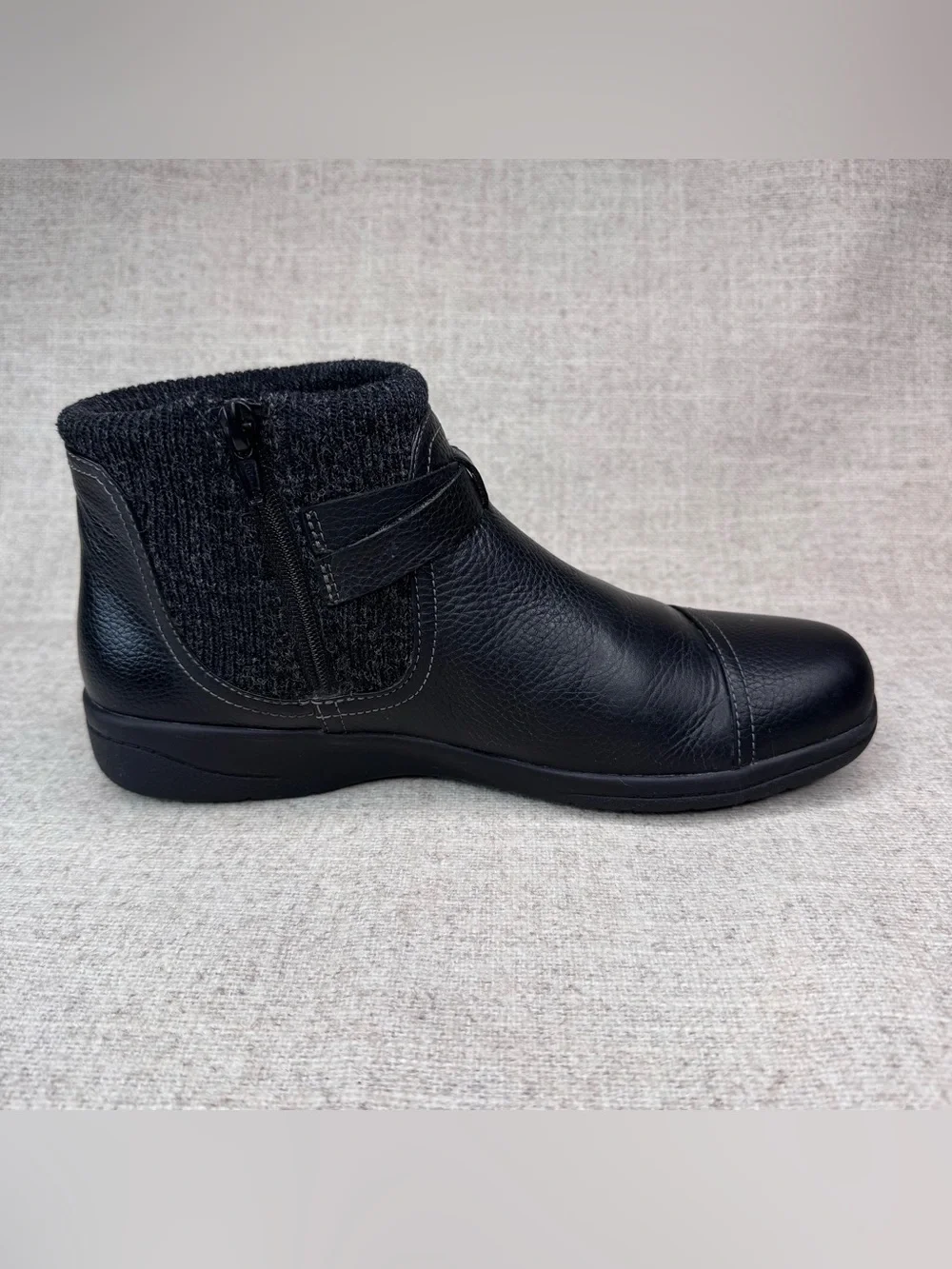 Clarks Black Leather Cheyn Ankle Boots size‎ 8.5 knit sweater ankle, wrap strap